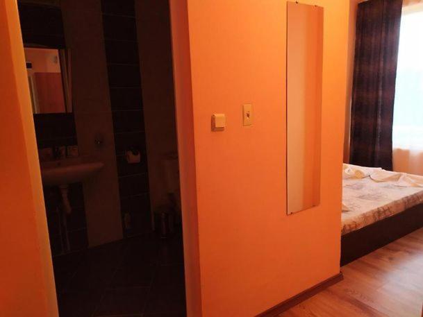 Denz Hotel เชอร์โนโมเรทส์ ภายนอก รูปภาพ