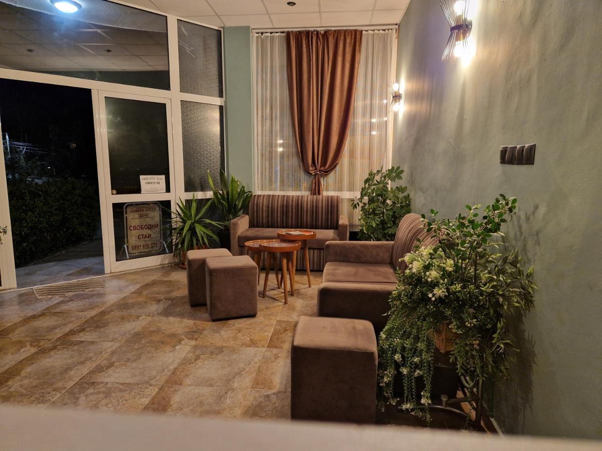 Denz Hotel เชอร์โนโมเรทส์ ภายนอก รูปภาพ